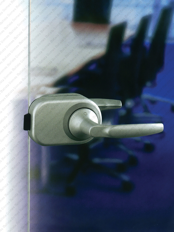 Sistema compacto fechadura e puxador para portas de vidro